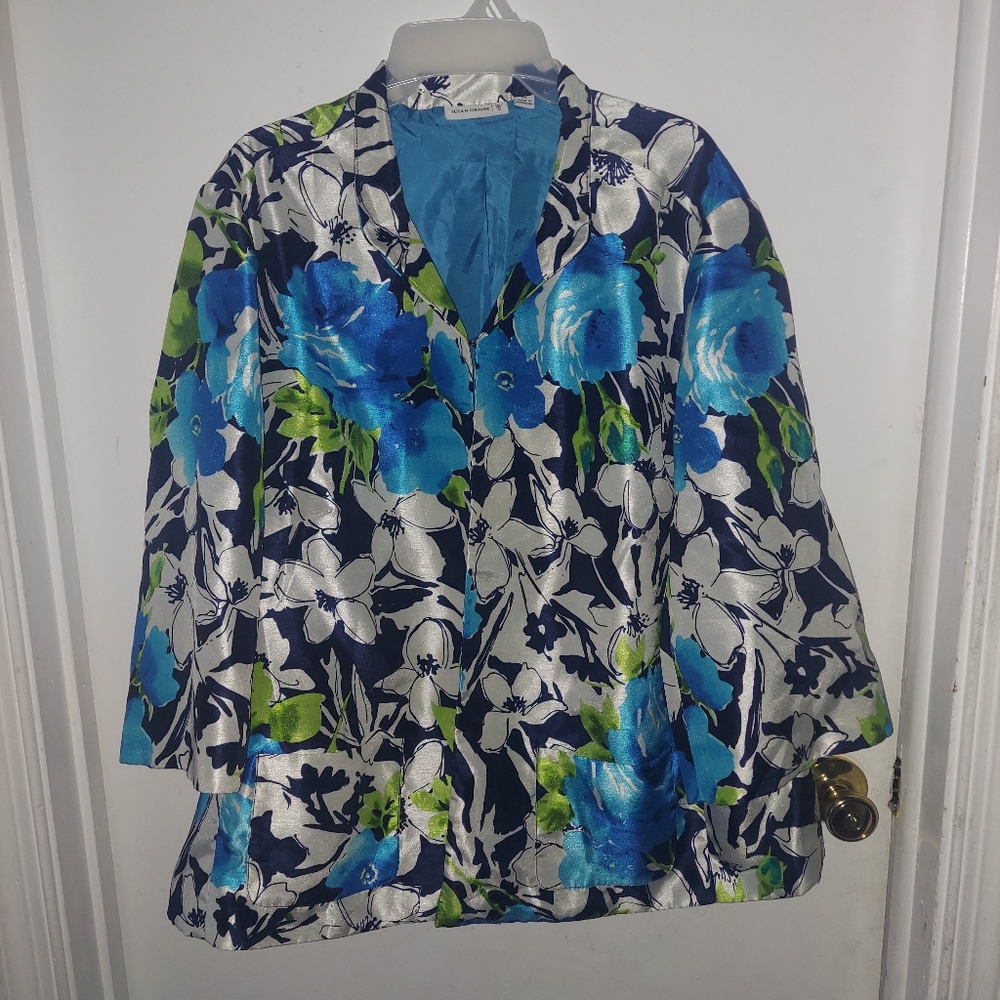 Women plus size blazer